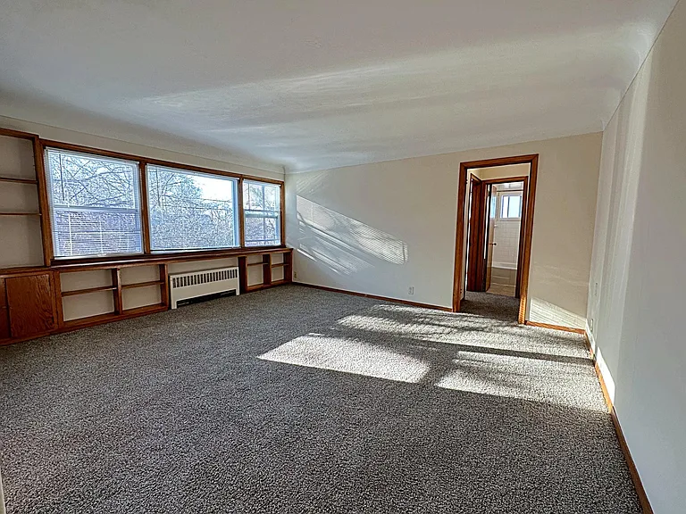 Ford Parkway Apartments — Photo 32