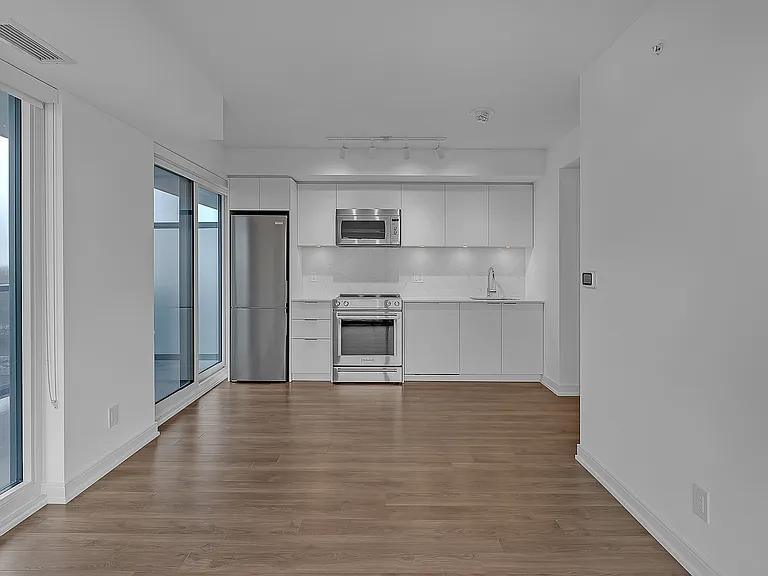 30 Samuel Wood Way #910 — Photo 8