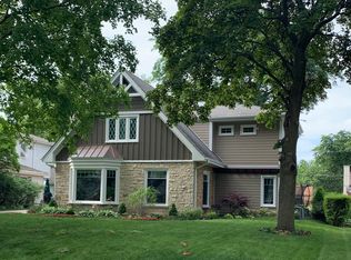 1954 Robincrest Ln, Glenview, IL 60025