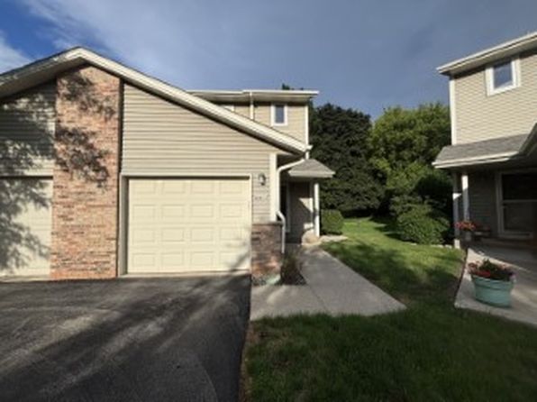 220 Country Ct Unit 1