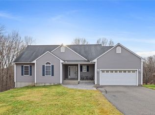 14 Apple Ln, Moodus, CT 06469