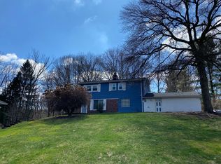 121 Castle Dr, Munroe Falls, OH 44262