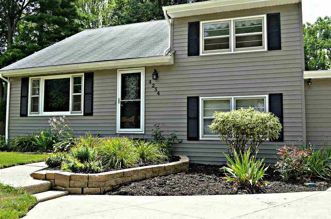 4254 Albert Dr photo 1