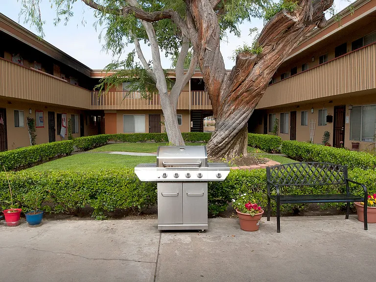 Village Green Apartment Homes — Photo 19