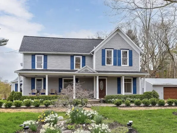 300 N Ferry St, Douglas, MI 49406