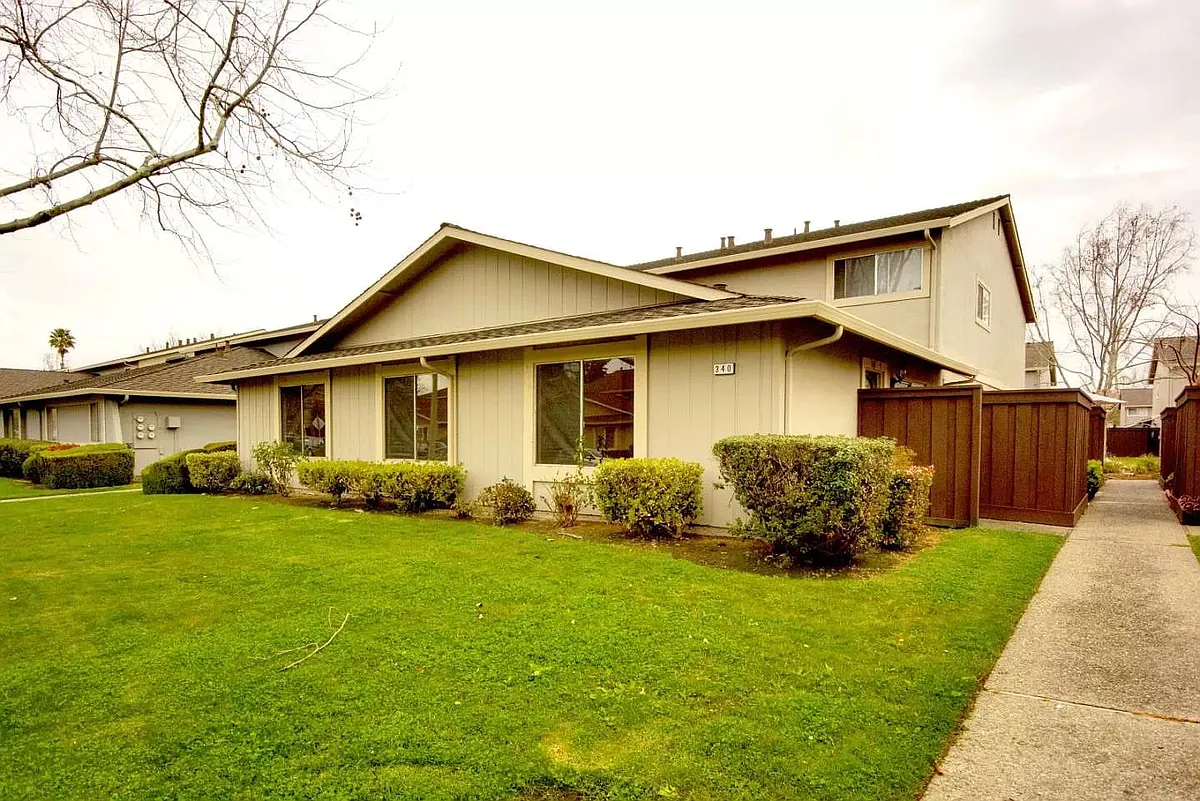 Building Photo - 340 Rio Verde Pl #1