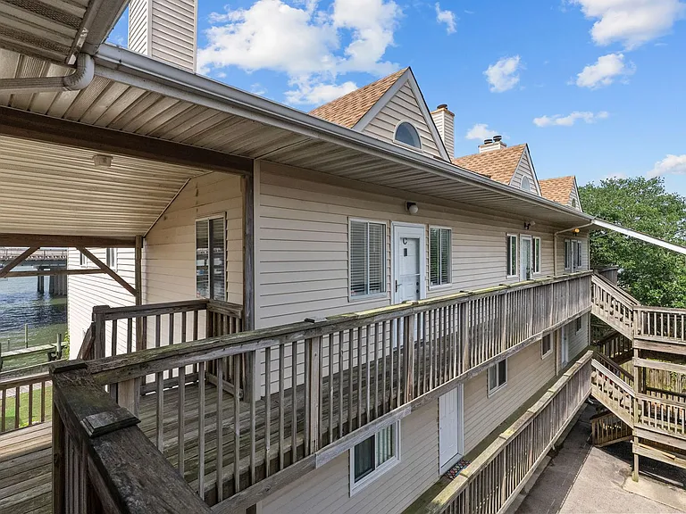 837 Little Bay Ave #3C — Photo 1