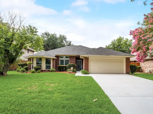 339 Baldwin St, Grand Prairie, TX 75052
