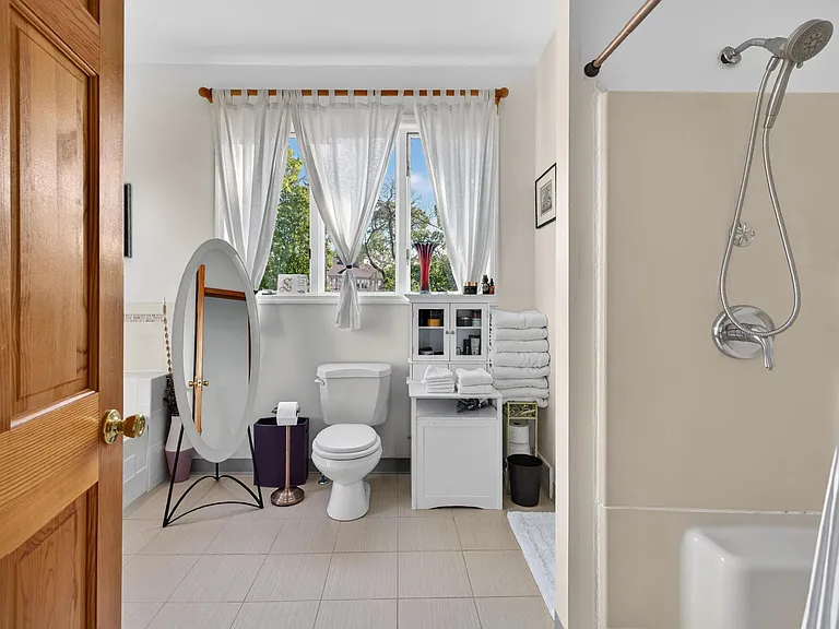Master Bath on 3rd Floor.