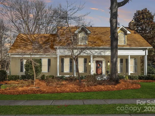 629 Queen Charlottes Ct, Charlotte, NC 28211