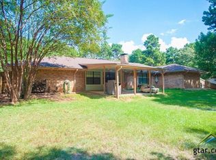 2707 Bentwood Dr, Palestine, TX 75803