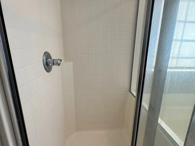 1239 California Dr — Photo 23