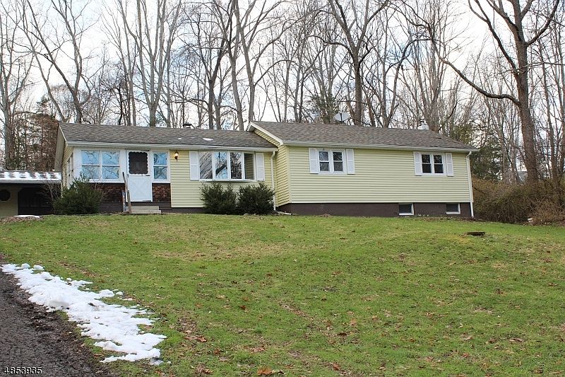 1st image of 926 W Walnut Dr