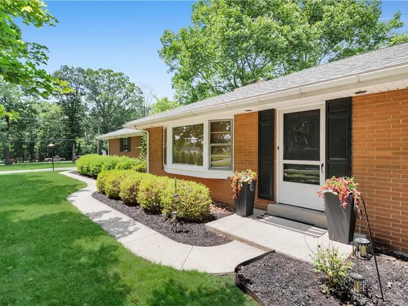 5747 Kernsville Rd N, Orefield, PA 18069