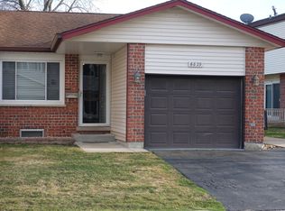 6829 Chelsea Rd, Tinley Park, IL 60477