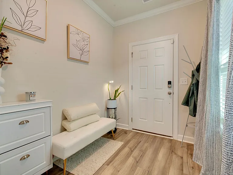 4009 Woodland View Dr — Photo 2