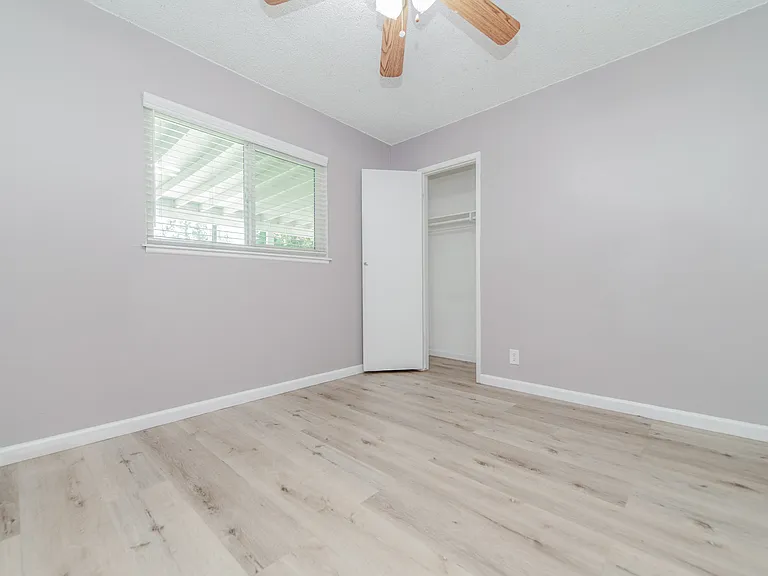 1674 E Princeton St — Photo 17