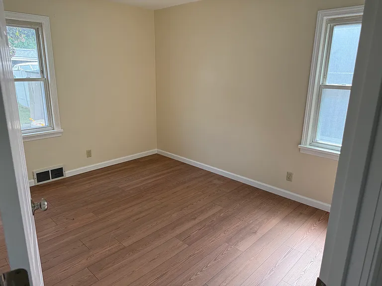 2701 Lincoln Ave — Photo 10