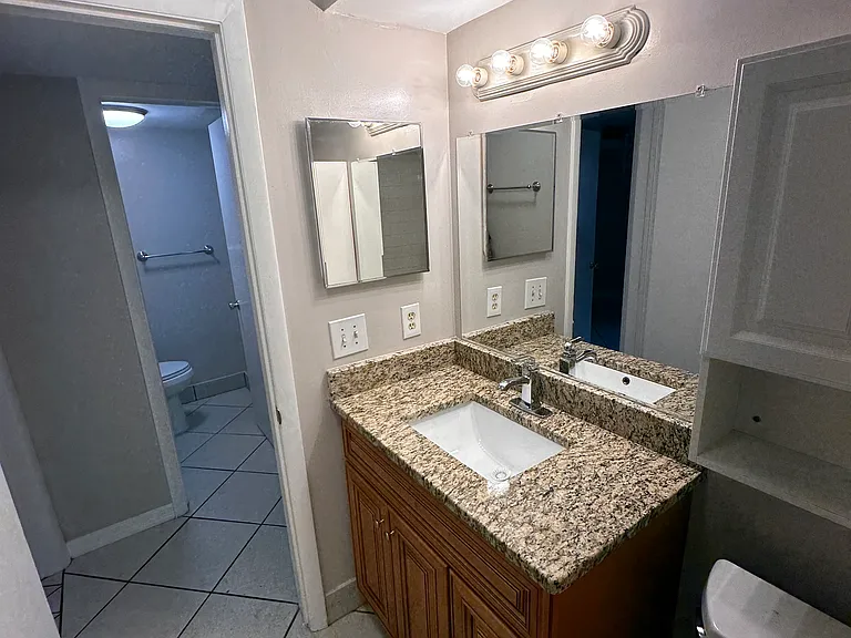 702 Heritage Ln — Photo 16