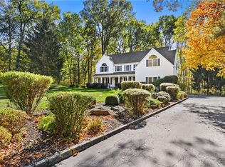 4 Jonathan Rd, Cortlandt Manor, NY 10567