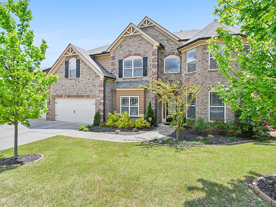 1st image of 585 Cape Ivey Dr