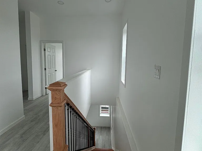 547 N 8th St #2 — Photo 6