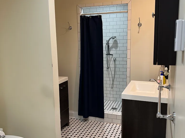 2414 Lyndale Ave S — Photo 13