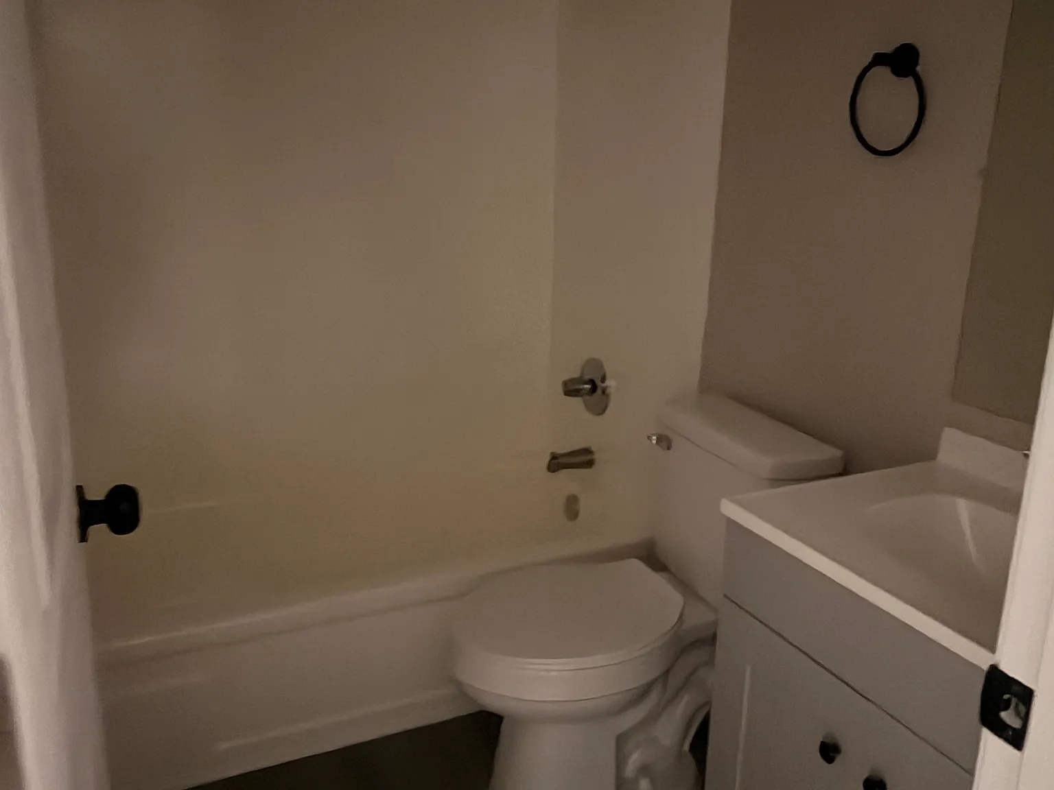 3 bed, 2.0 bath, 1400 sqft, $1,500 — Photo 3