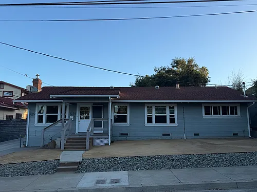1276 Bond St Photo 1