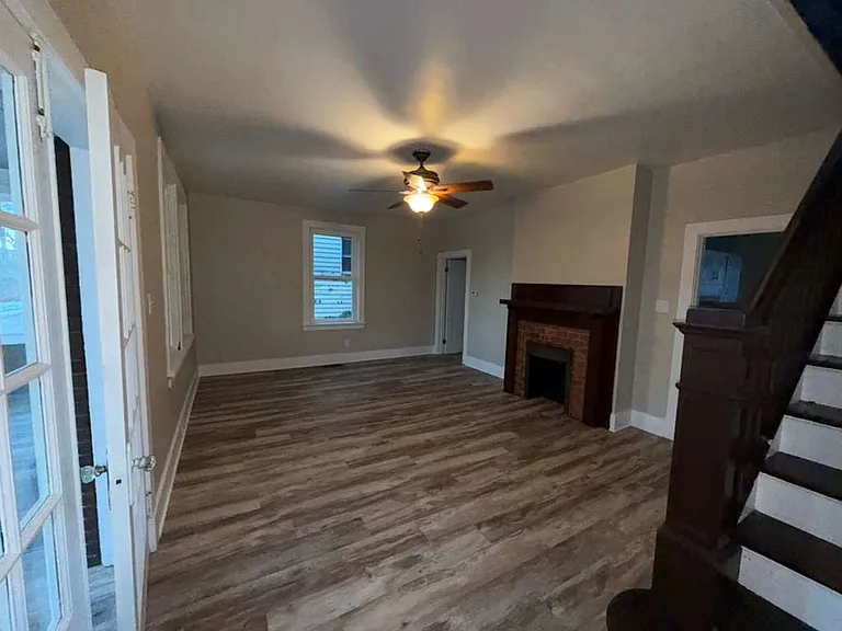 207 Singer Ave — Photo 5
