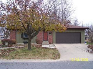 17 Cardinal Ln, Highland, IL 62249