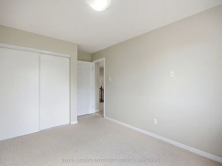 354 Rolling Meadow Cres — Photo 22