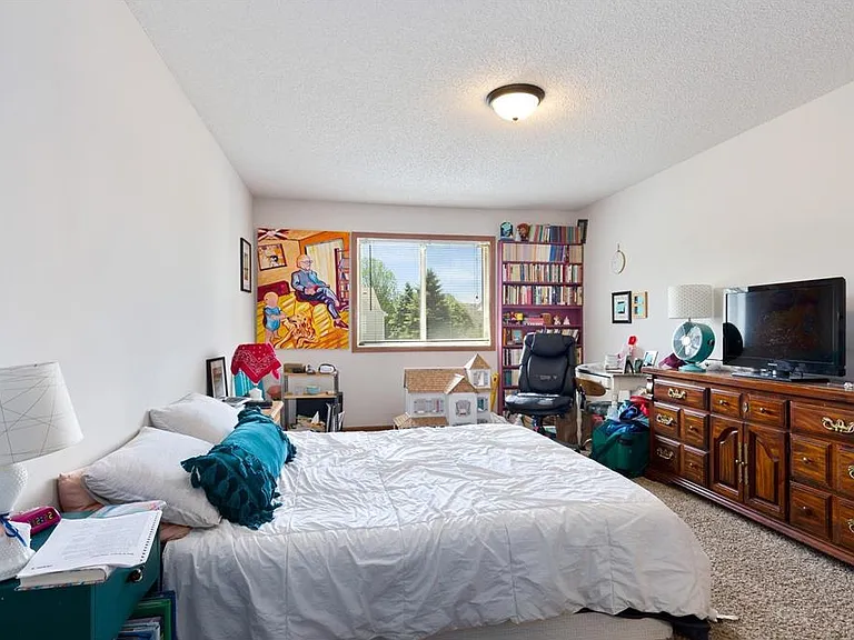 633 Kingfisher Ln #H — Photo 18