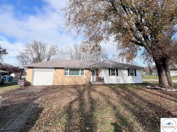 1303 E Franklin St, Clinton, MO 64735