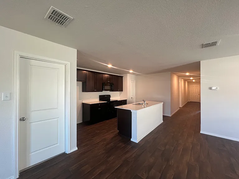 5405 Lavender Dr — Photo 8