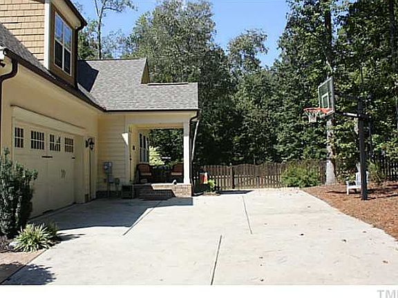3rd image of 26 Terrace Oaks Ct