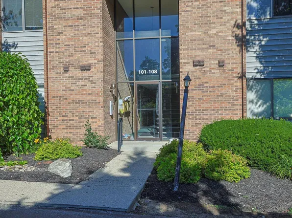1544 W Galbraith Rd Unit 106, Cincinnati, OH 45231