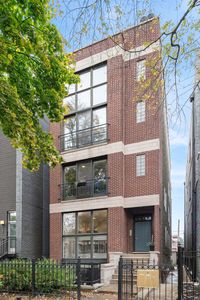 2329 N Leavitt St #1, Chicago, IL, 60647