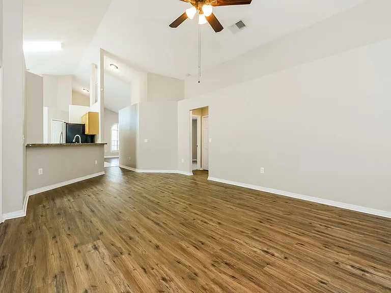 1718 Putney Cir — Photo 9