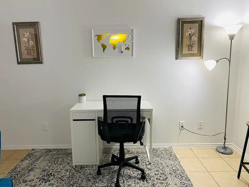 2 bed, 1000 sqft, $1,600 — Photo 4
