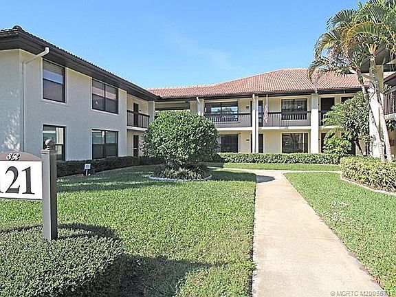 3rd image of 121 SW South River Dr APT 105