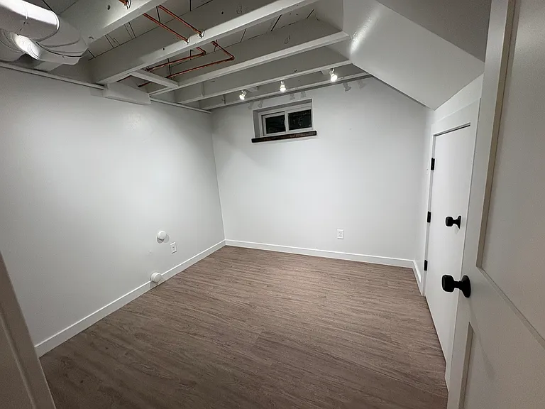 419 N Church Ave — Photo 6