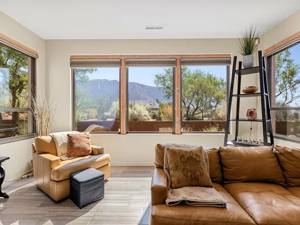 1077 N Buffalo Ct, Ivins, UT 84738