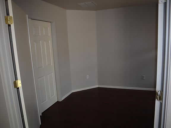 3rd image of 7237 S Millers Tale Dr