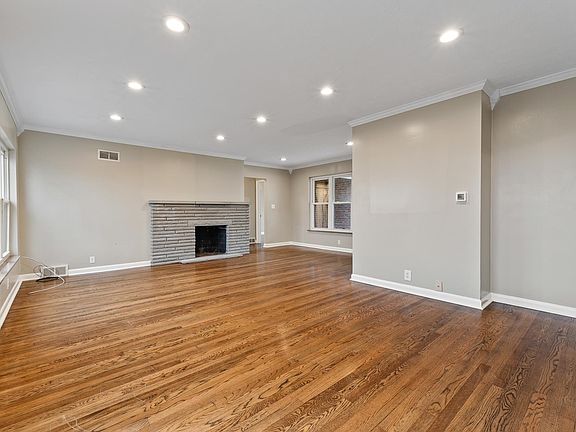 3rd image of 408 Grand Blvd