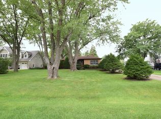 1628 N Evergreen Ave, Arlington Heights, IL 60004