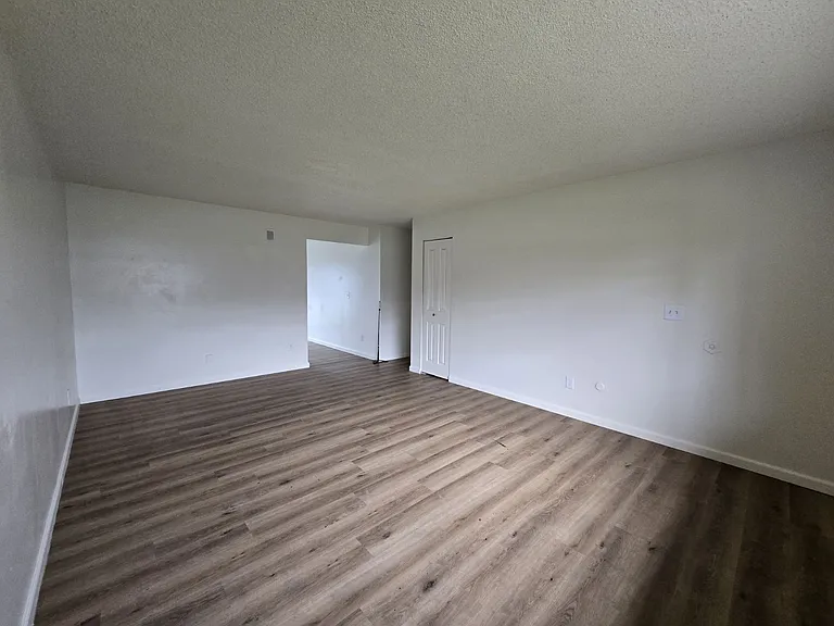 633 SE Flint St #3 — Photo 3