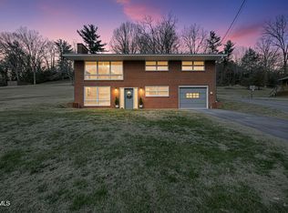 1423 Lakeside Ln, Kingsport, TN 37663