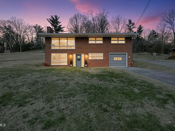 1423 Lakeside Ln, Kingsport, TN 37663