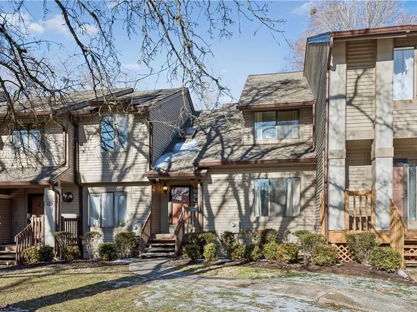 225 Bridgewater Dr, Newport News, VA 23603